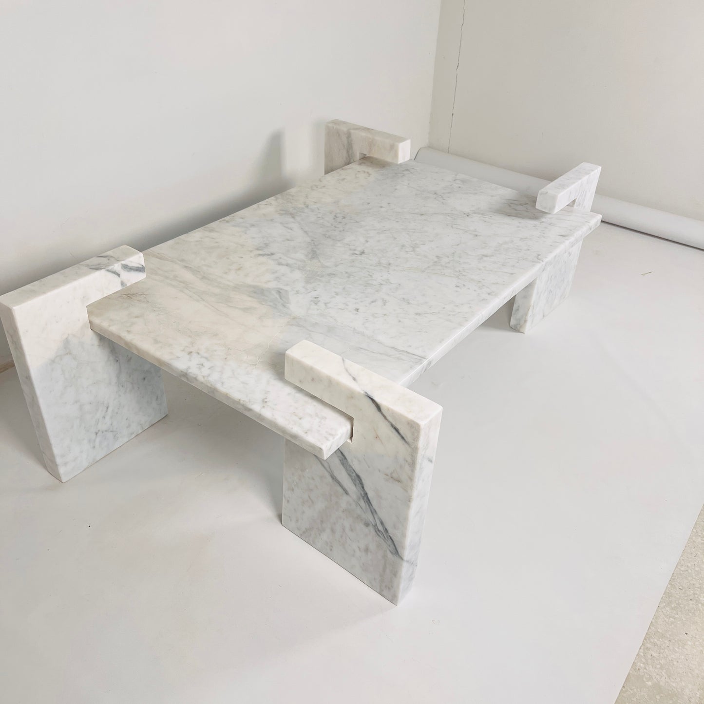 SkyLine Perch Table