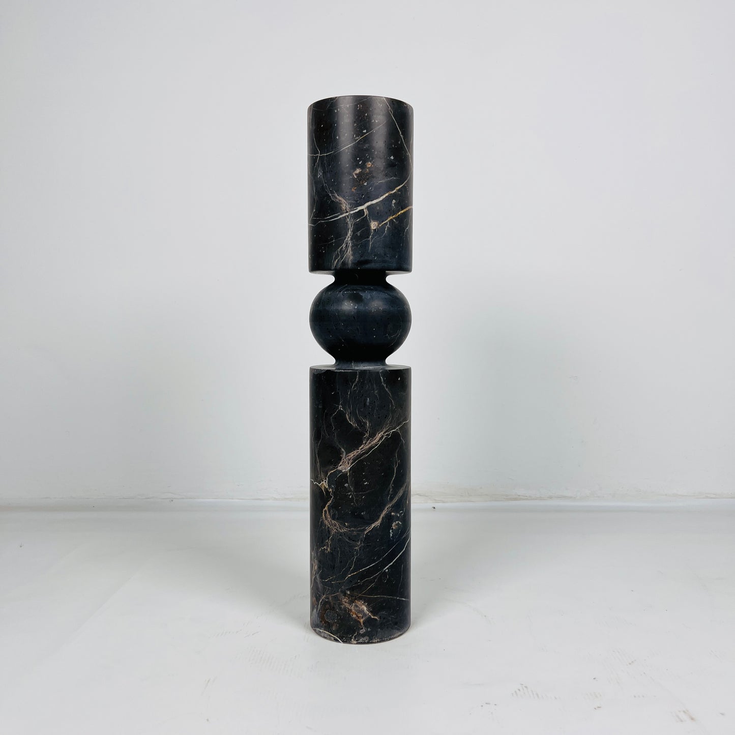 Sphere Link Candle Stand (Medium)