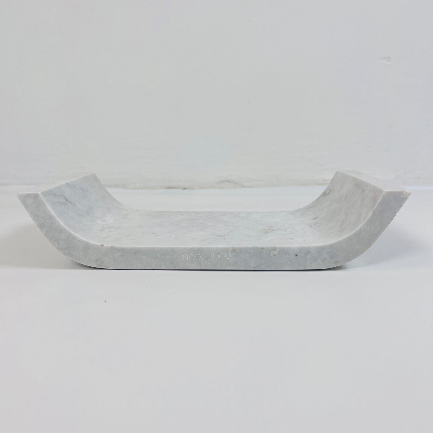 Curved Tray