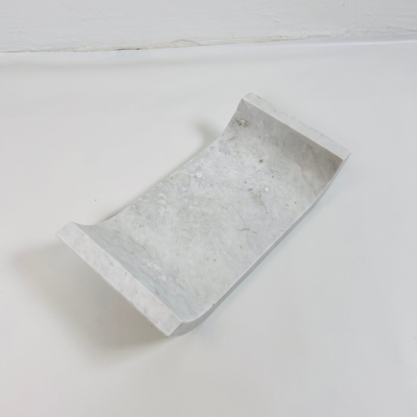 Curved Tray