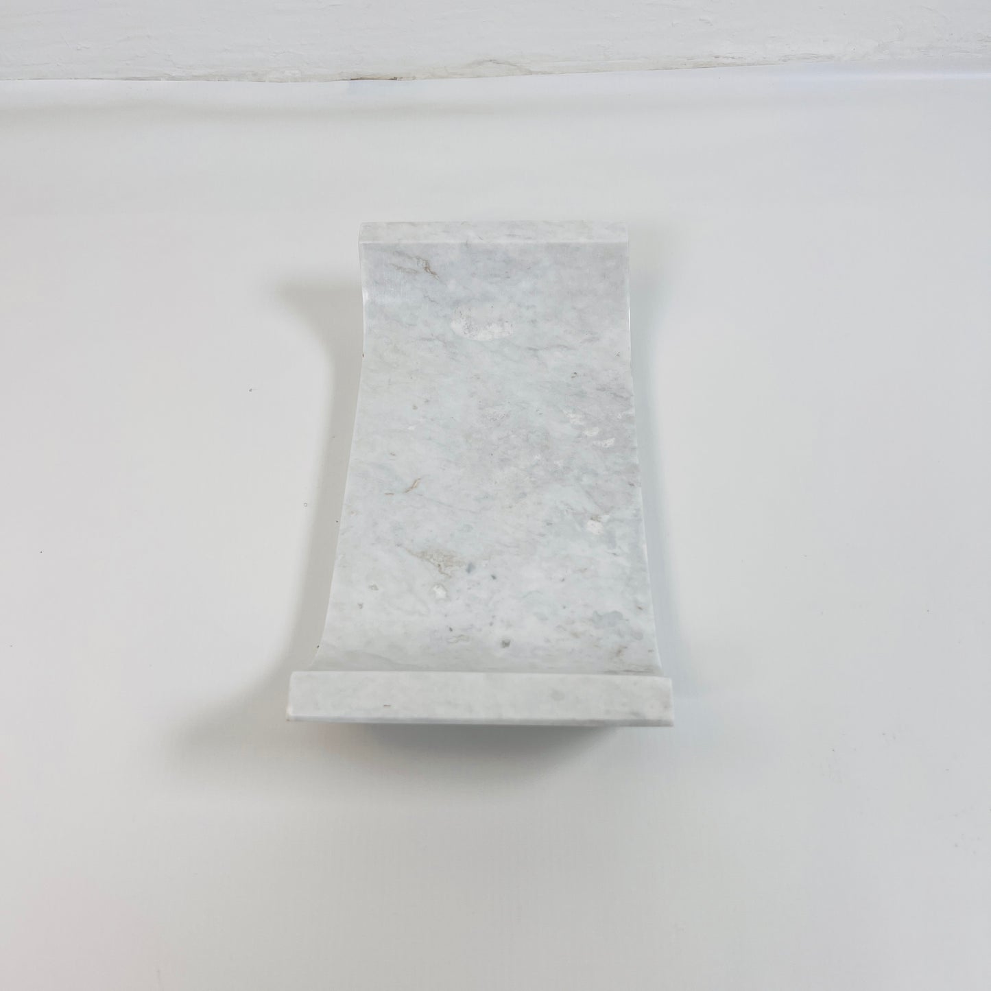 Curved Tray