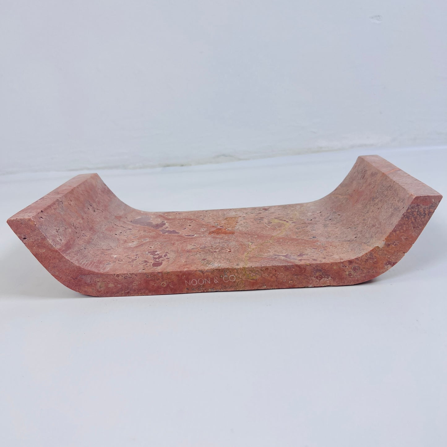 Curved Tray