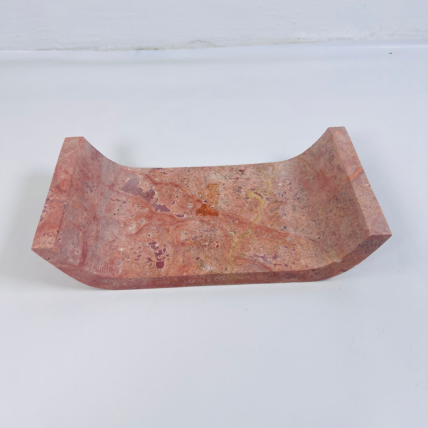 Curved Tray