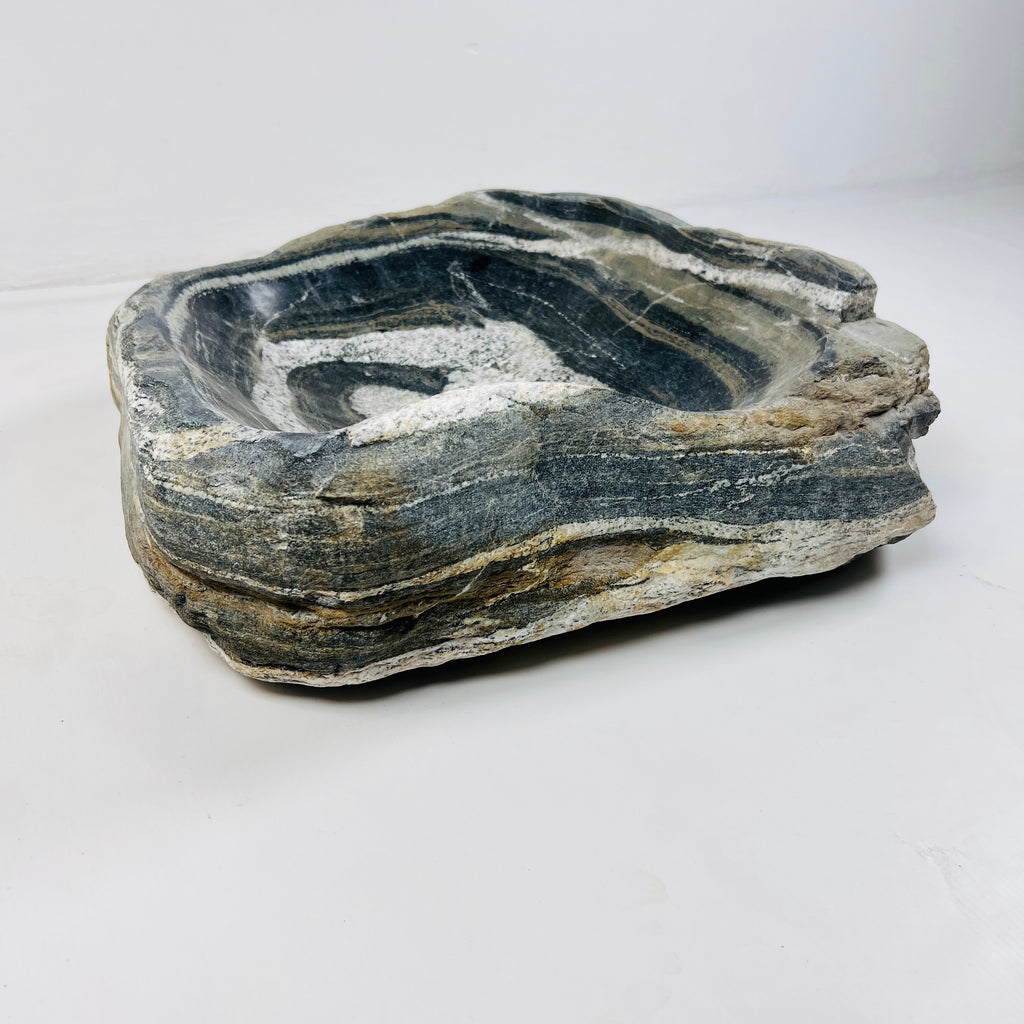 Black And White Rippled River Stone Sink