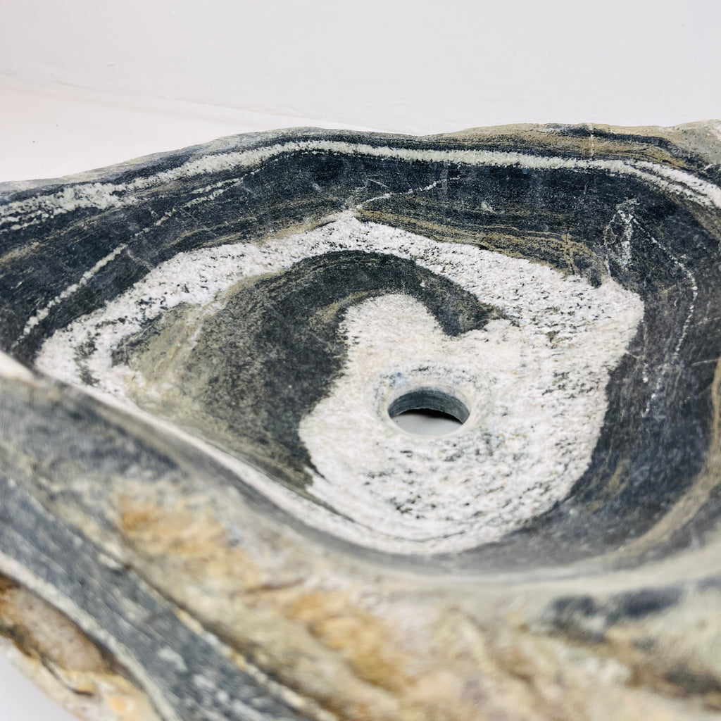 Black And White Rippled River Stone Sink