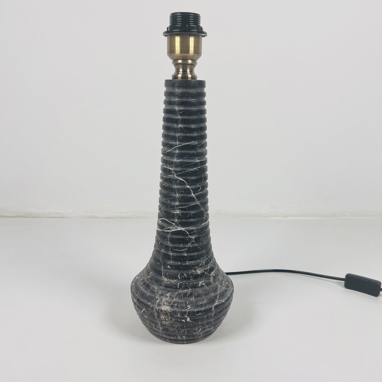 Bulged Striated Lamp - Black