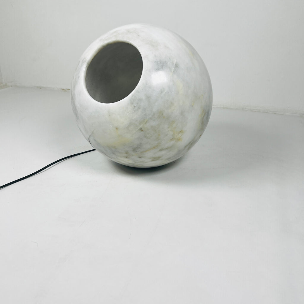 Pristine Glow Sphere Lamp