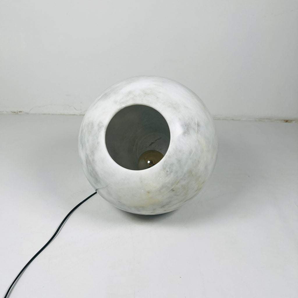 Pristine Glow Sphere Lamp