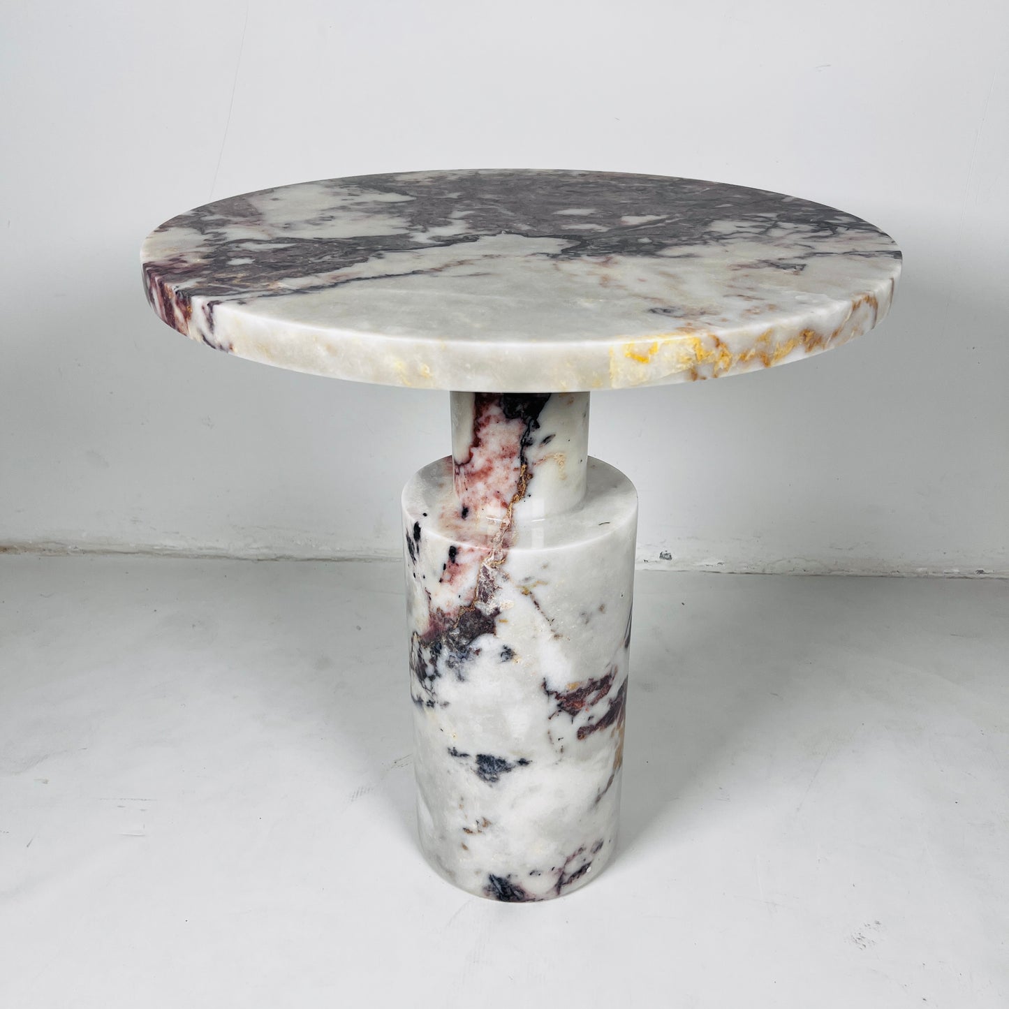 Luxe Crest Table - Red & White