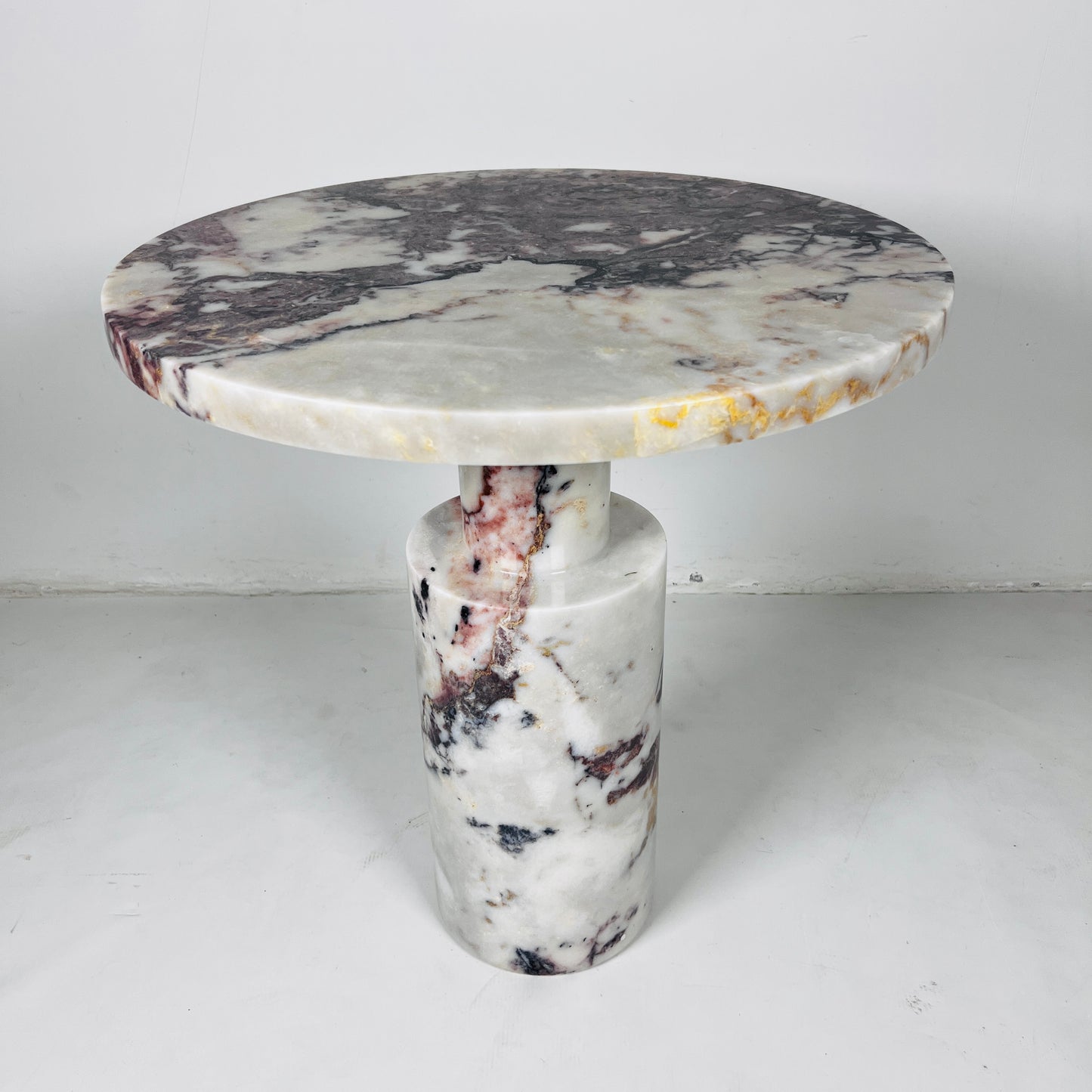 Luxe Crest Table - Red & White