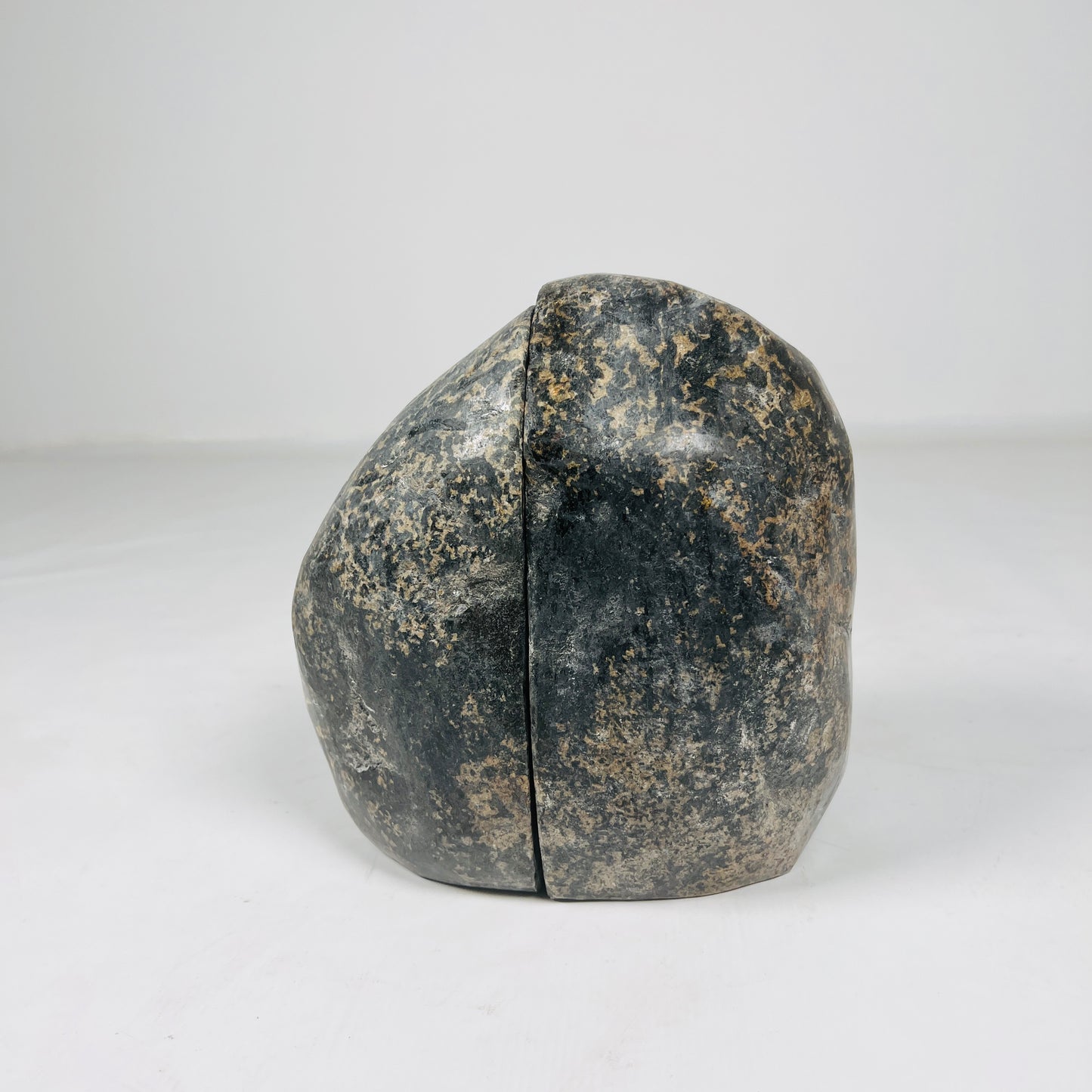 Riverstone Bookend - Black