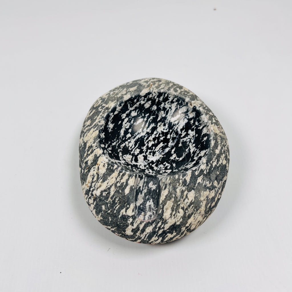 River Stone Black And White Speckled Ash Tray