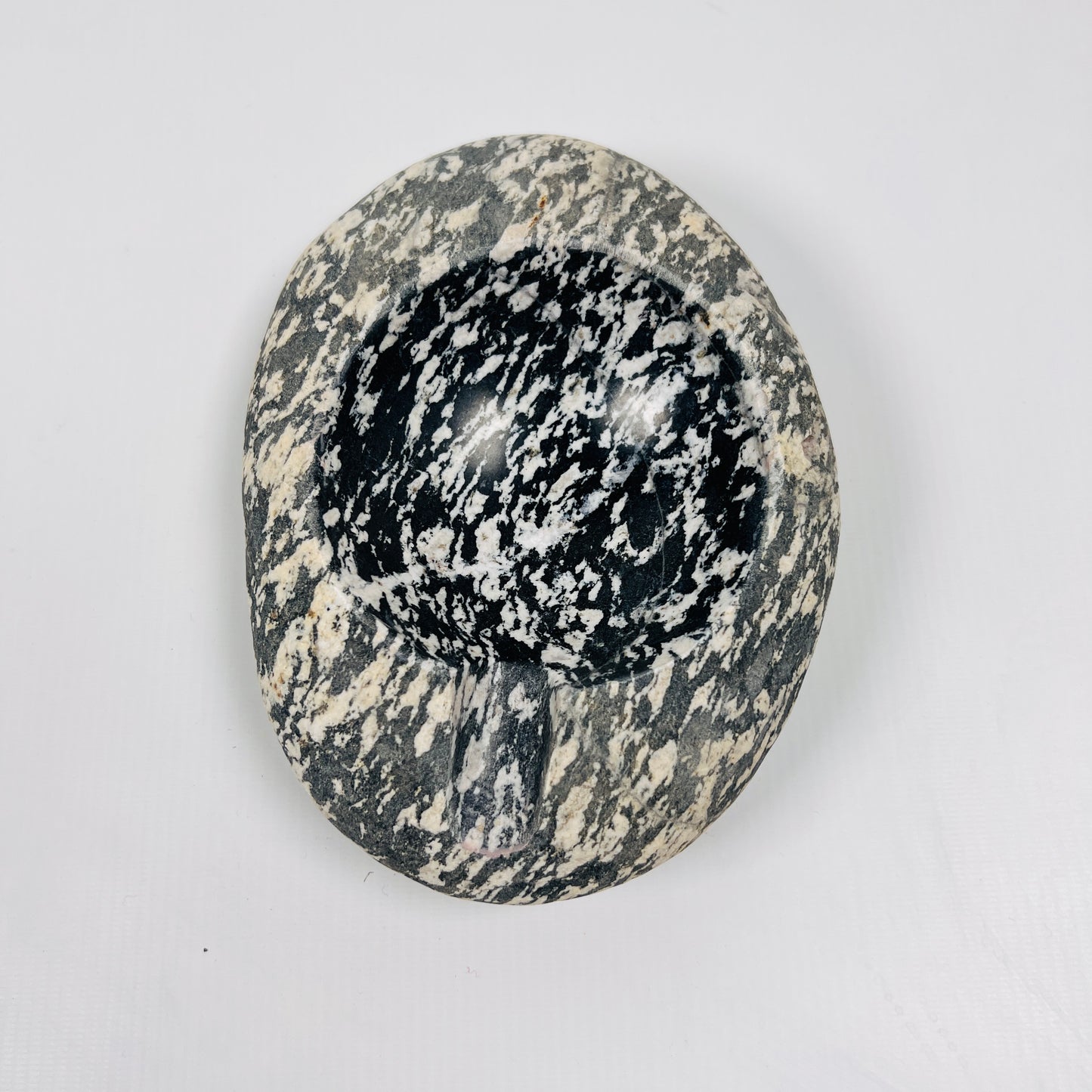 Black & White Speckled Ash Tray - Riverstone