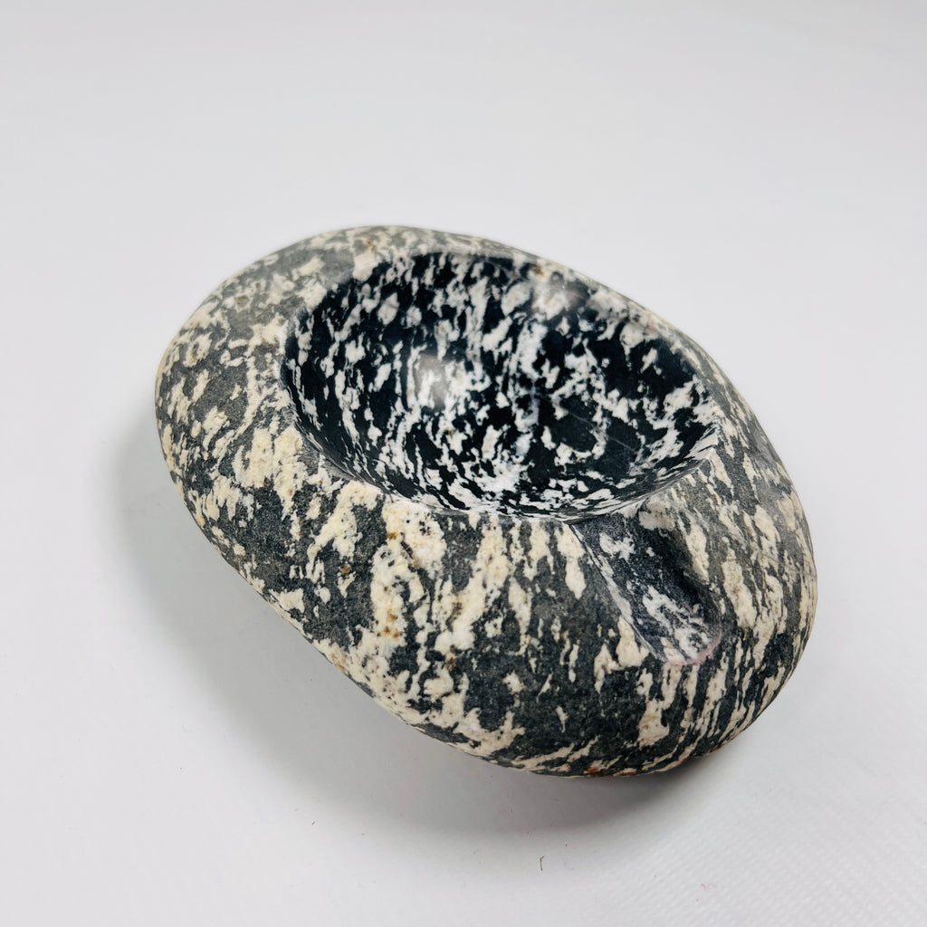 River Stone Black And White Speckled Ash Tray