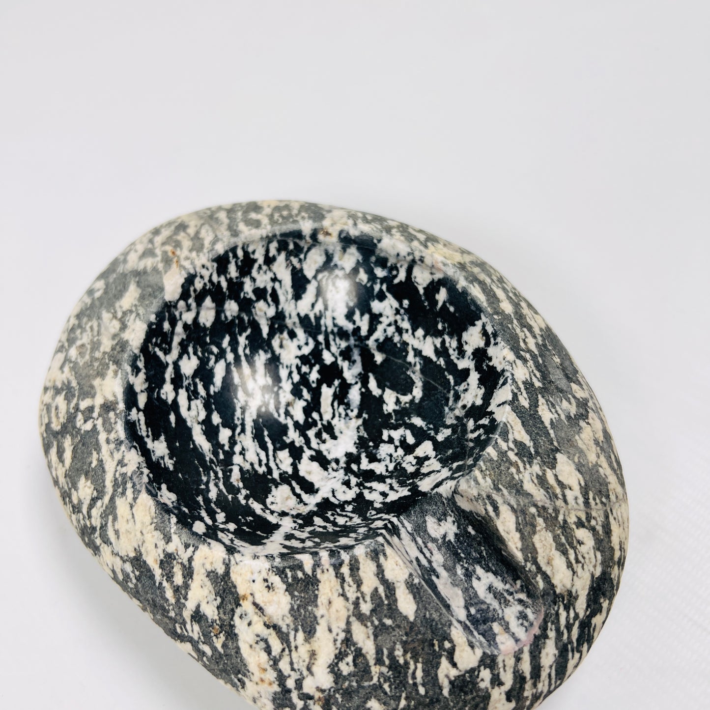 Black & White Speckled Ash Tray - Riverstone