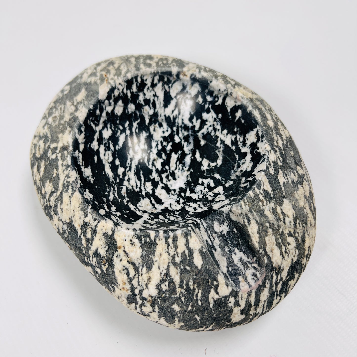 Black & White Speckled Ash Tray - Riverstone