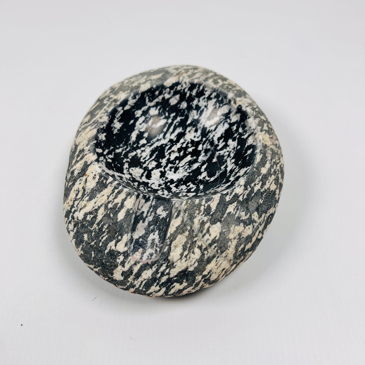 Black & White Speckled Ash Tray - Riverstone