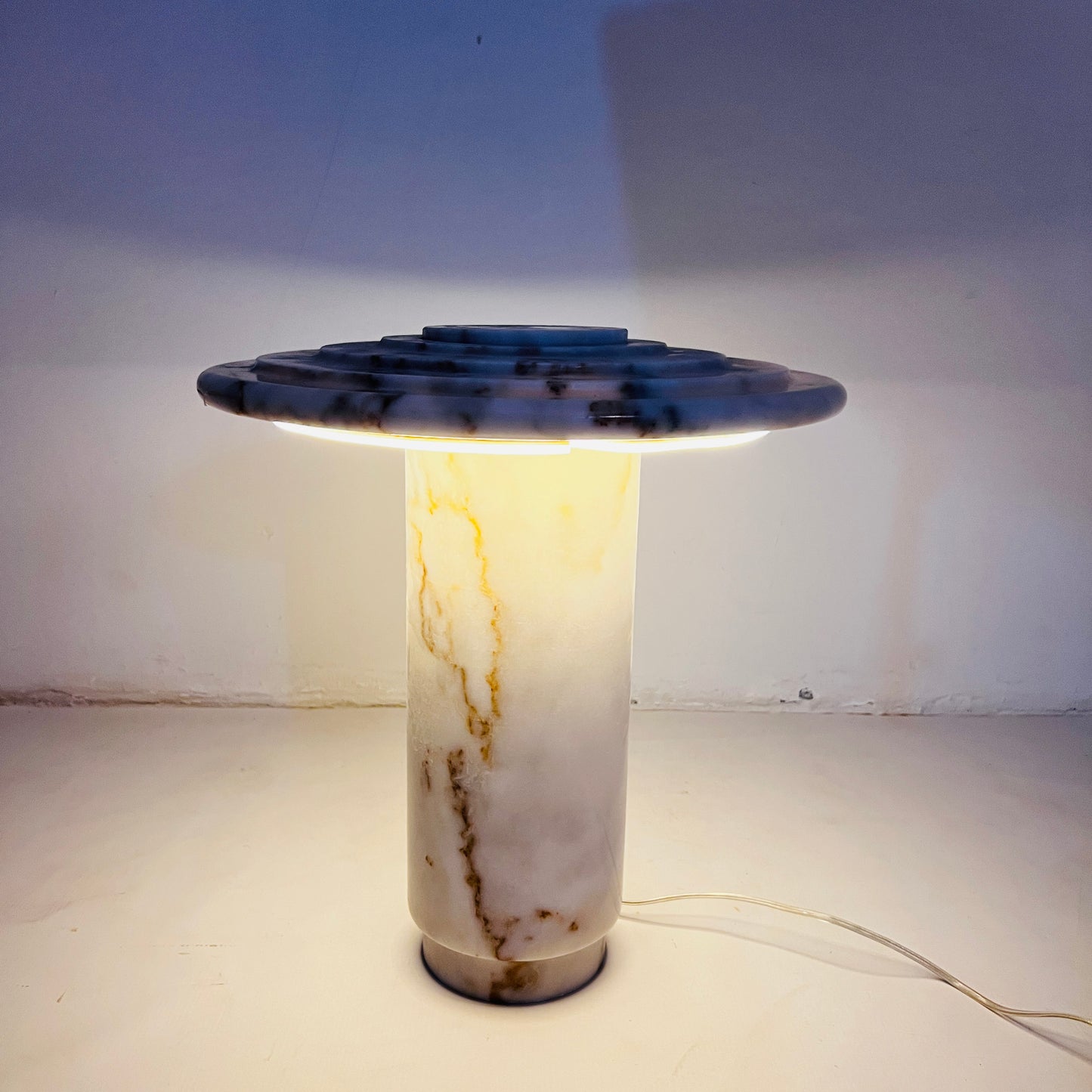 Vesta Table Lamp - Cheetah White