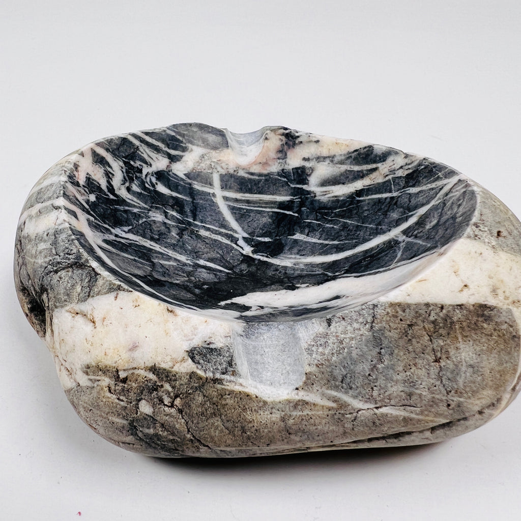 River Stone White Webbed Ash Tray