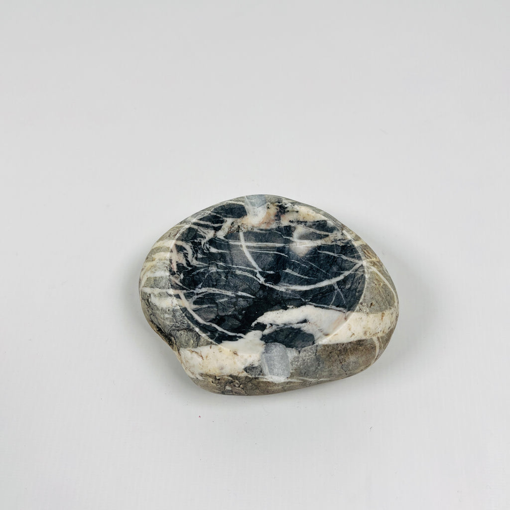 River Stone White Webbed Ash Tray