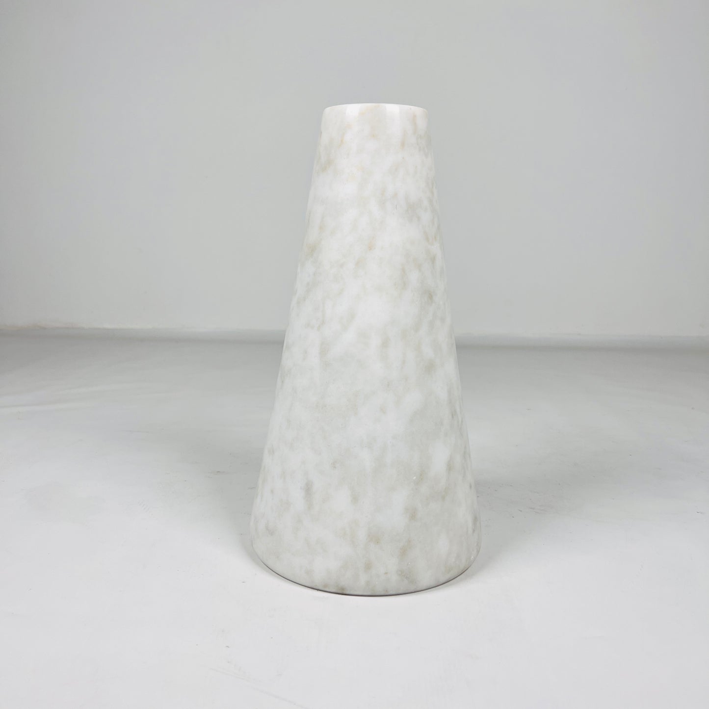Funnel Vase - Cheetah White