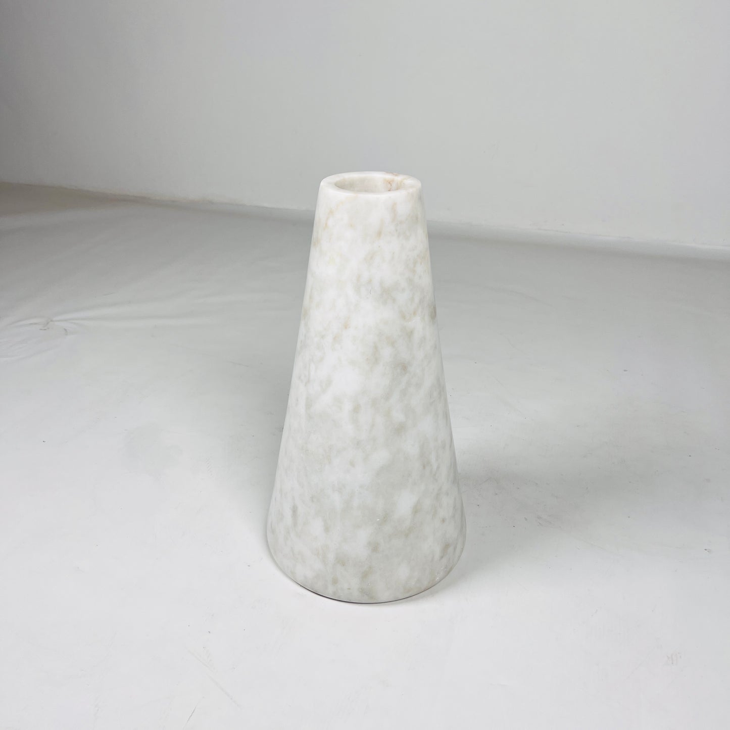 Funnel Vase - Cheetah White
