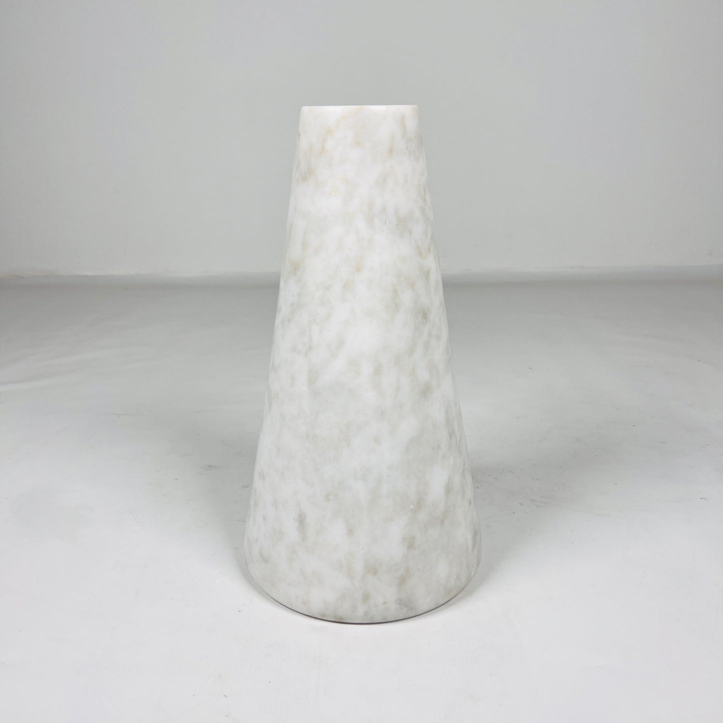 Funnel Vase - Cheetah White