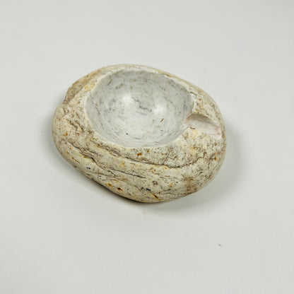 Streaked Eggshell Ash Tray - River Stone