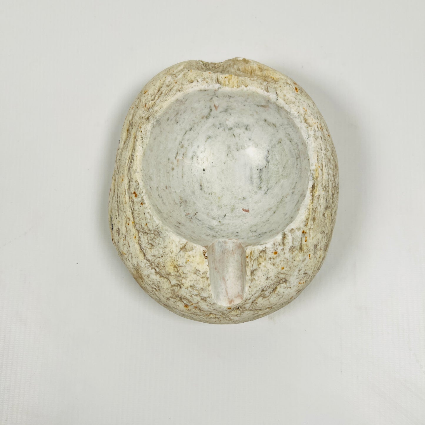 Streaked Eggshell Ash Tray - River Stone