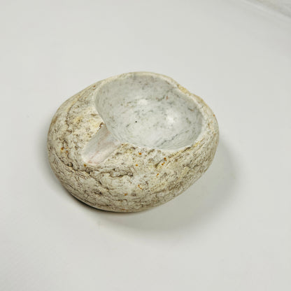 Streaked Eggshell Ash Tray - River Stone