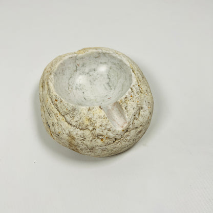 Streaked Eggshell Ash Tray - River Stone