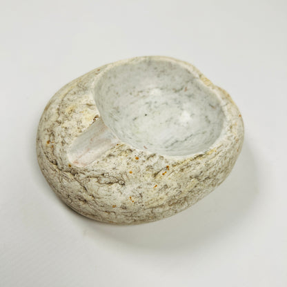 Streaked Eggshell Ash Tray - River Stone