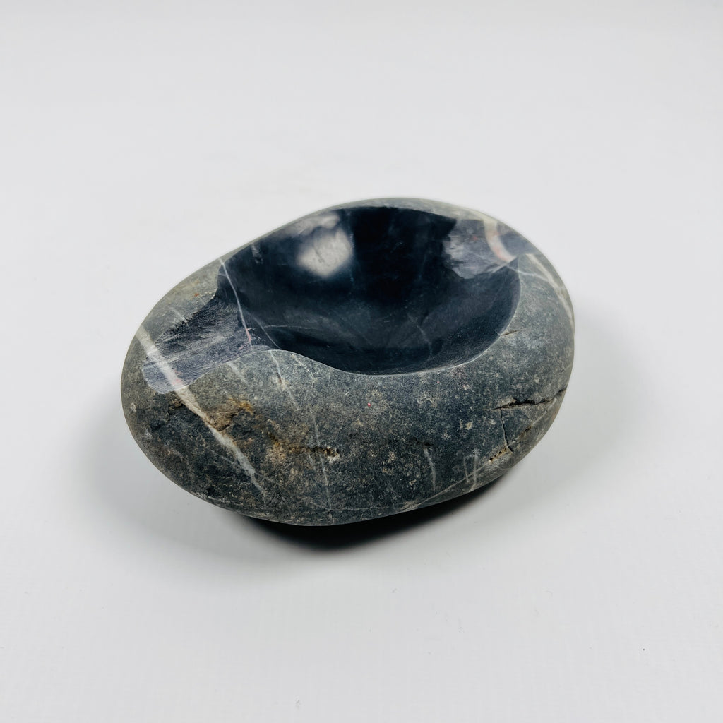 River Stone Deep Black Striped Ash Tray