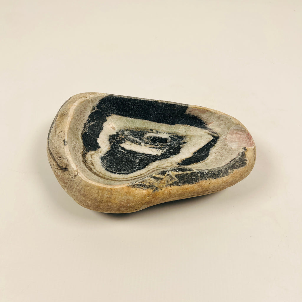 River Stone Black Ripple Ash Tray