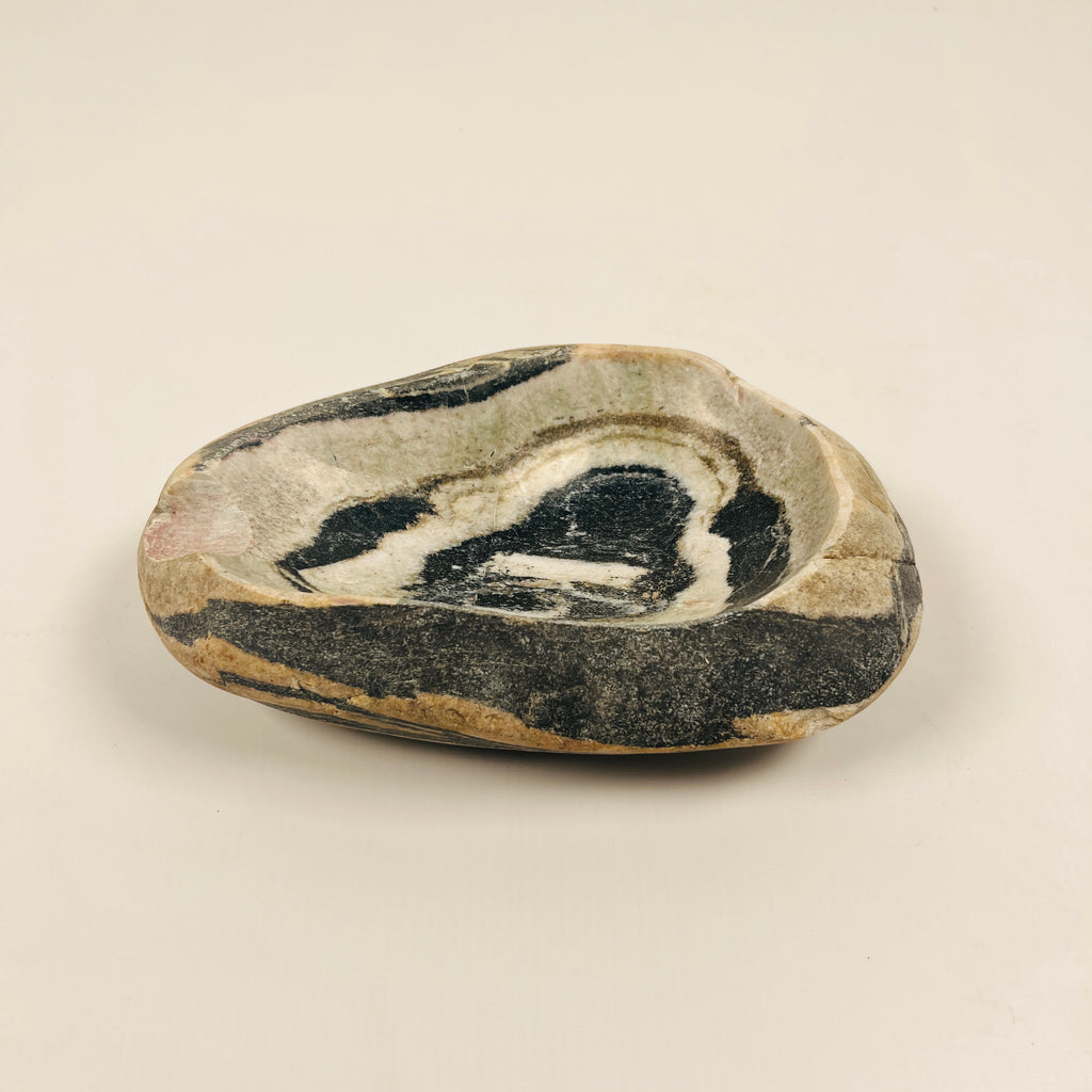 River Stone Black Ripple Ash Tray