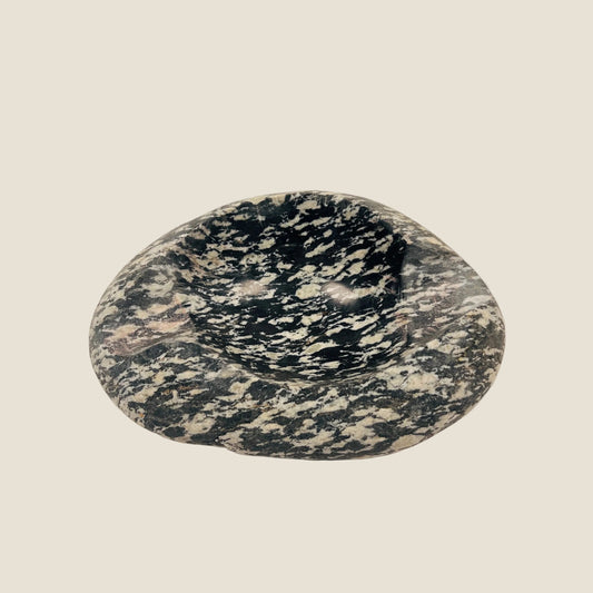 Black & White Grazed Ash Tray - Riverstone