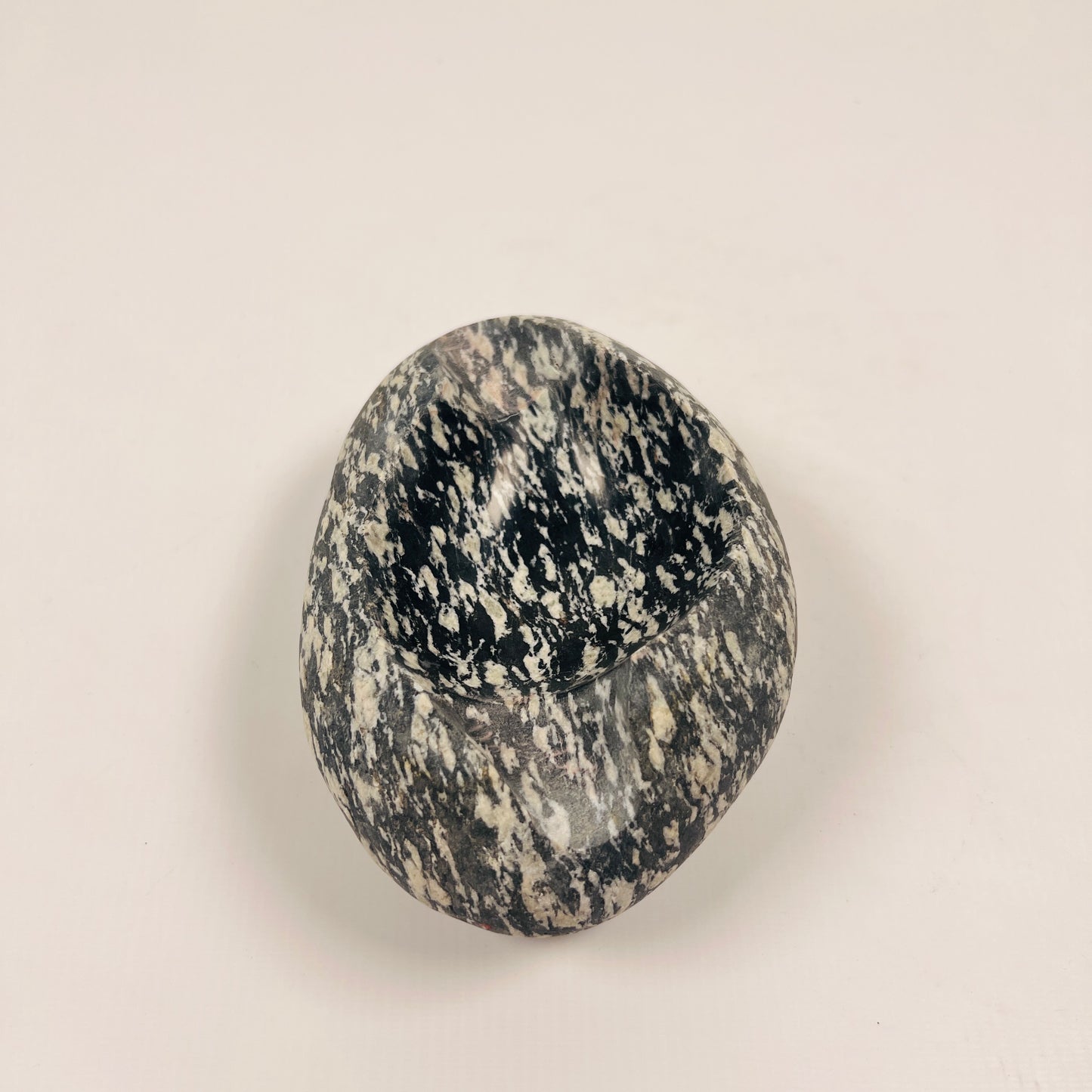 Black & White Grazed Ash Tray - Riverstone