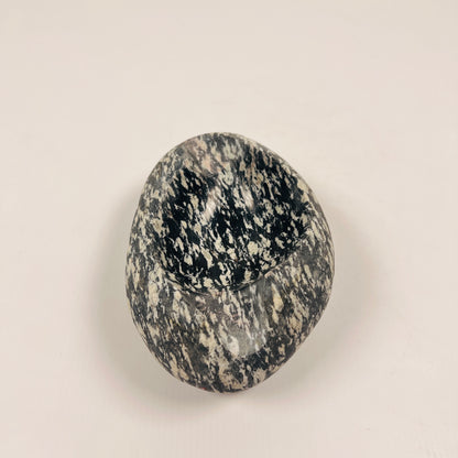 Black & White Grazed Ash Tray - Riverstone