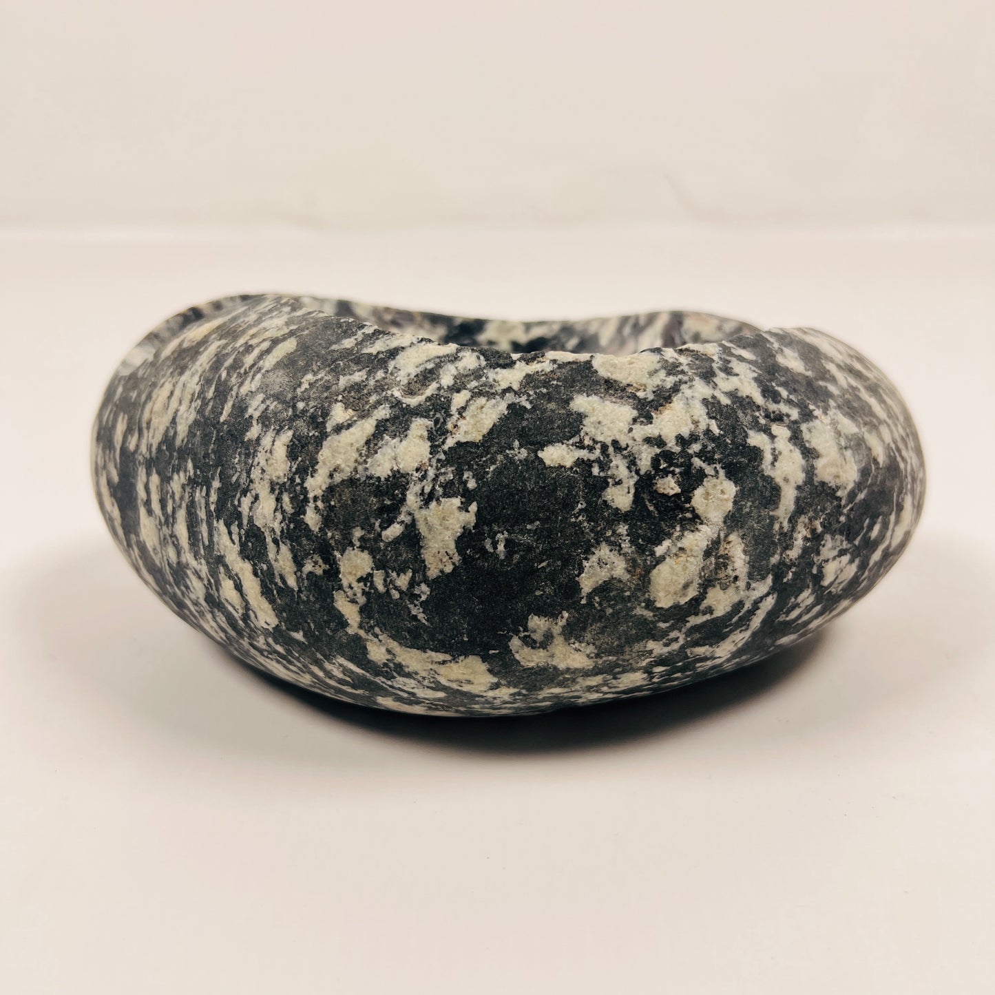 Black & White Grazed Ash Tray - Riverstone