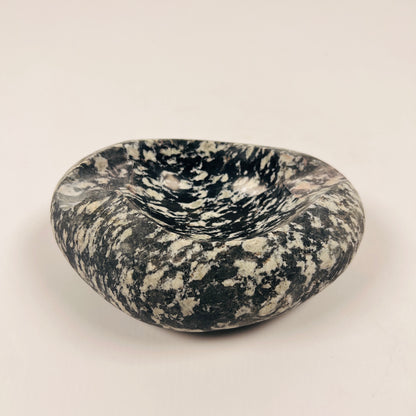 Black & White Grazed Ash Tray - Riverstone