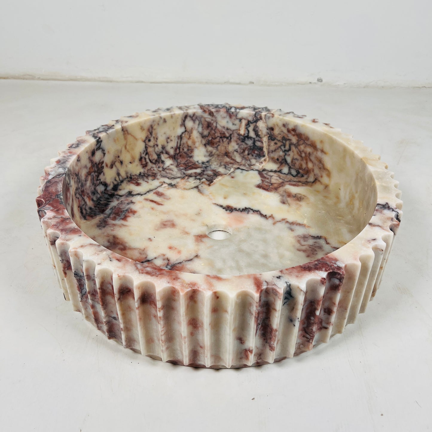 Fluted Sink - Red & White