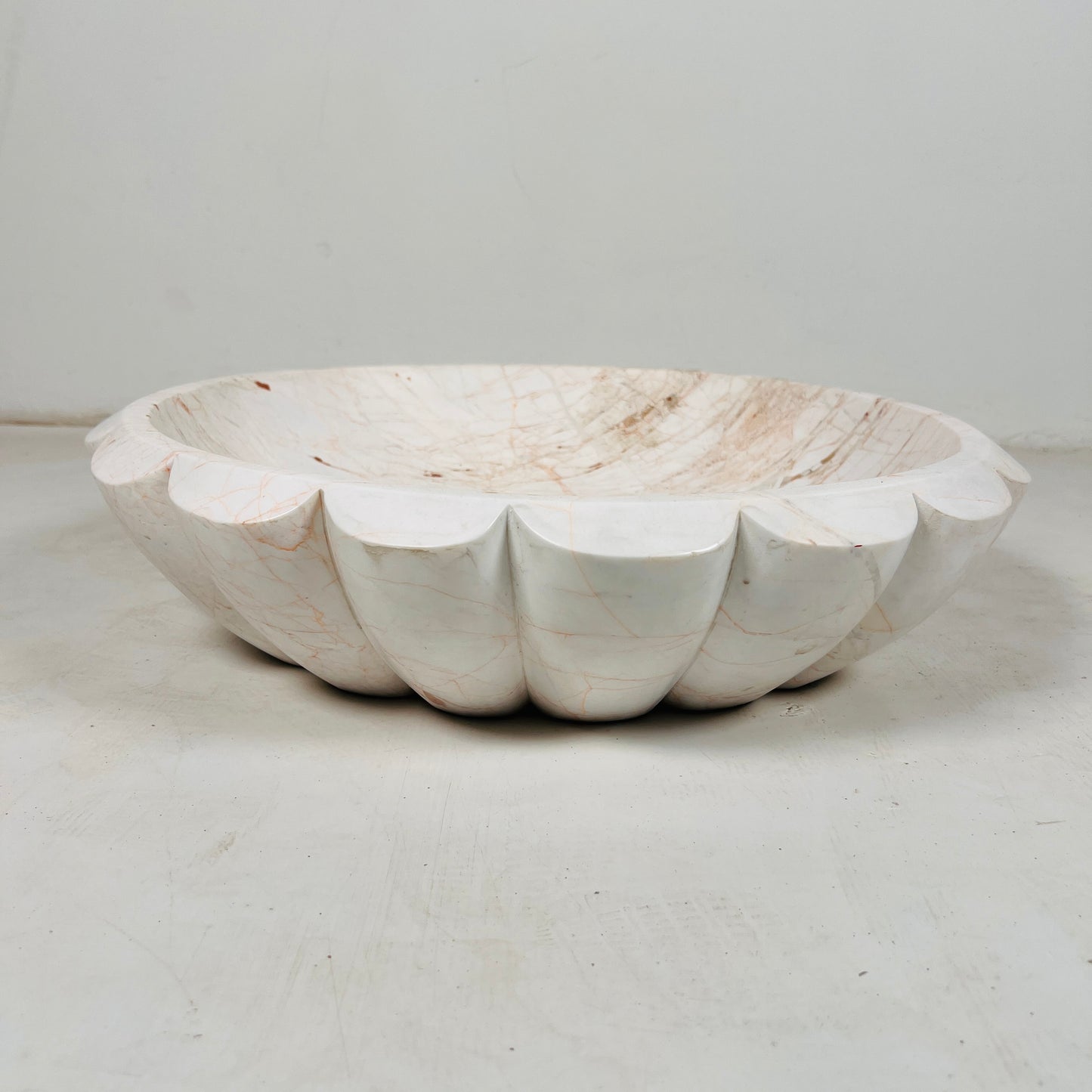 Scallop Sink - Noble White
