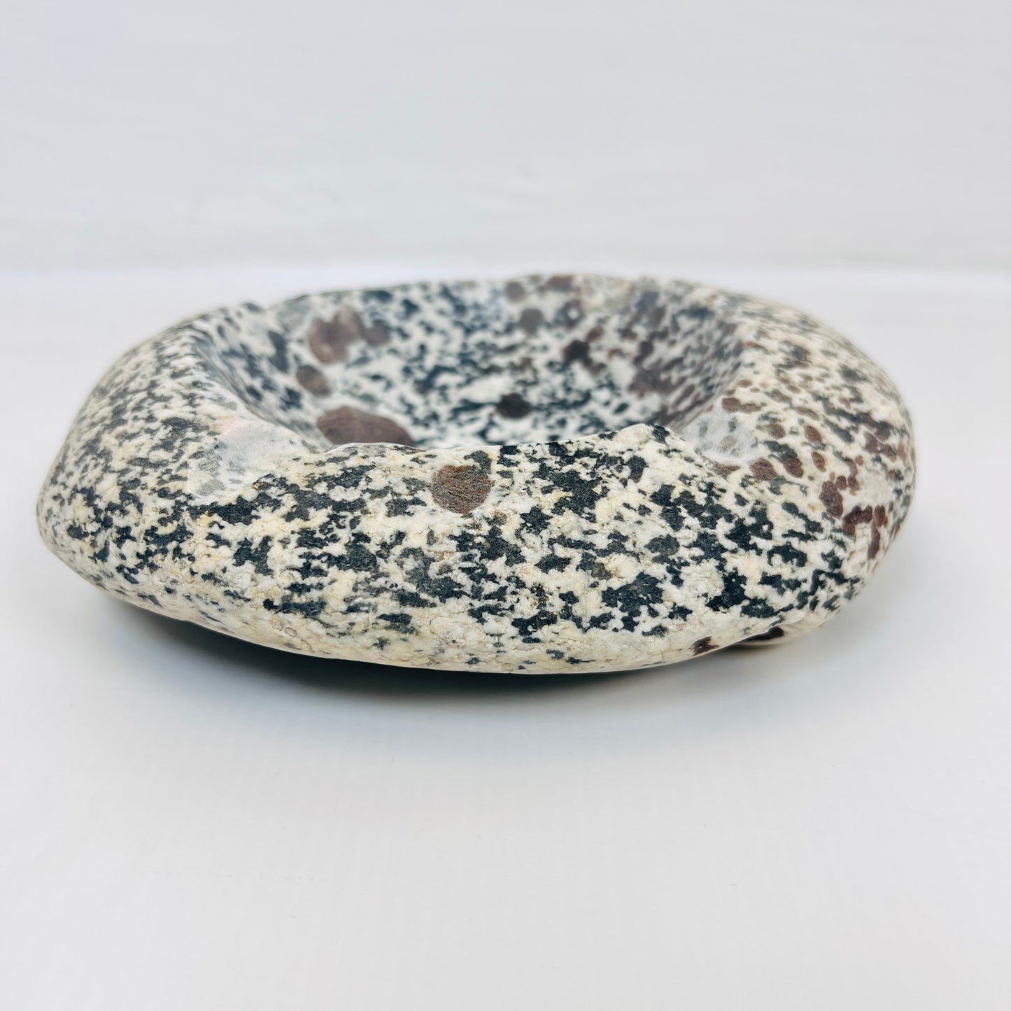 Black & White Spotted Ash Tray - Riverstone