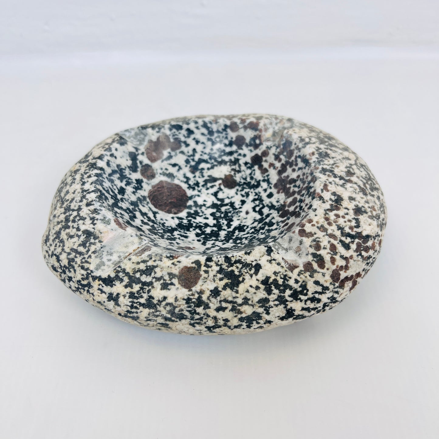 Black & White Spotted Ash Tray - Riverstone
