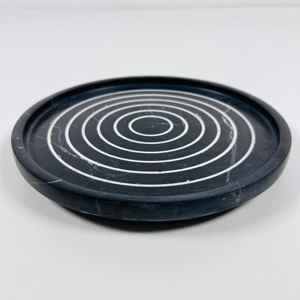 Black With White Concentric Circles Marble Plate