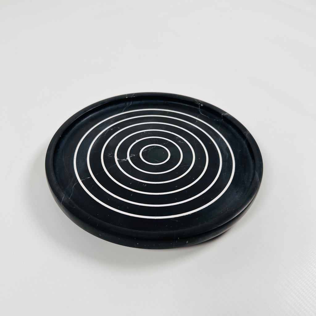 Black With White Concentric Circles Marble Plate