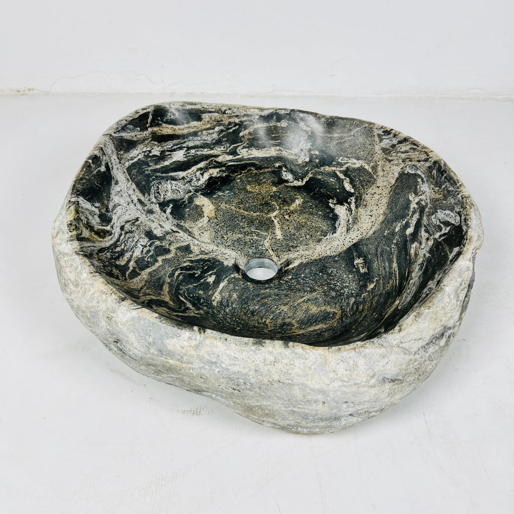 Multicolor River Stone Sink