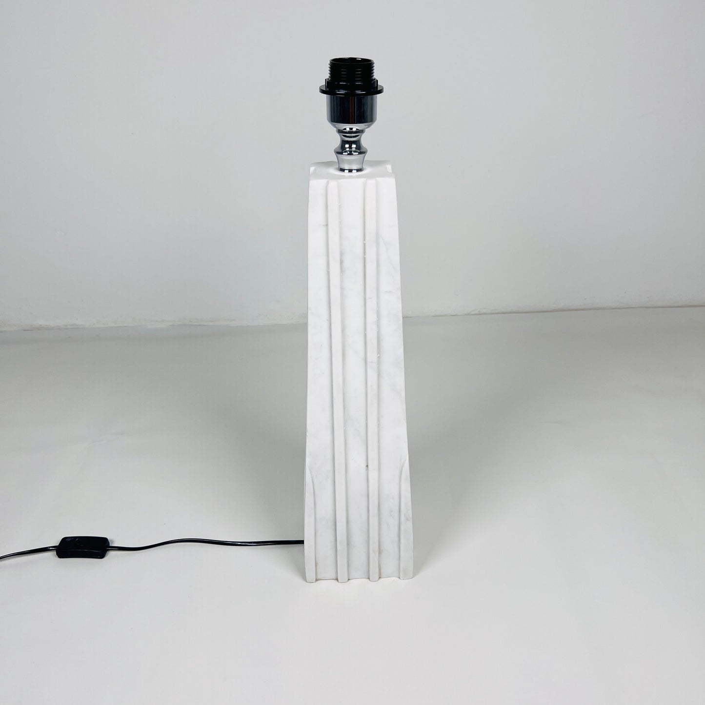 Ragged Table Lamp - Gray