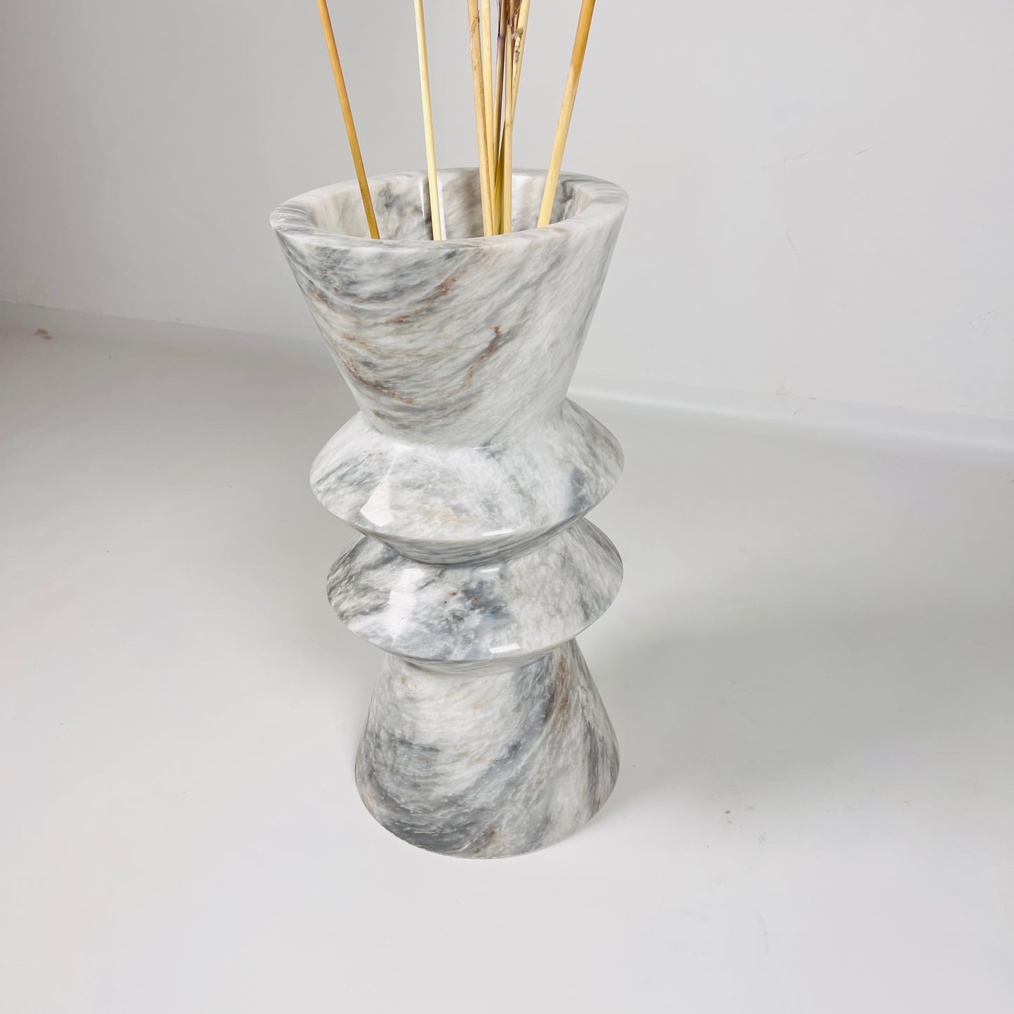 Pristine Vase - Gray