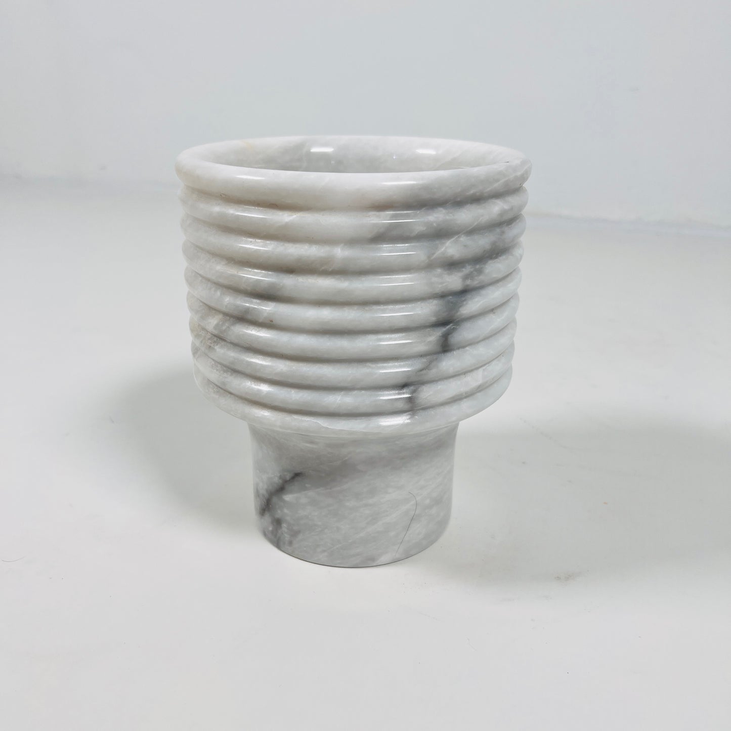 Echo Vase - Gray